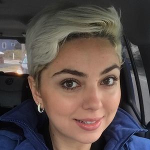 Meet your Posher, Marinela